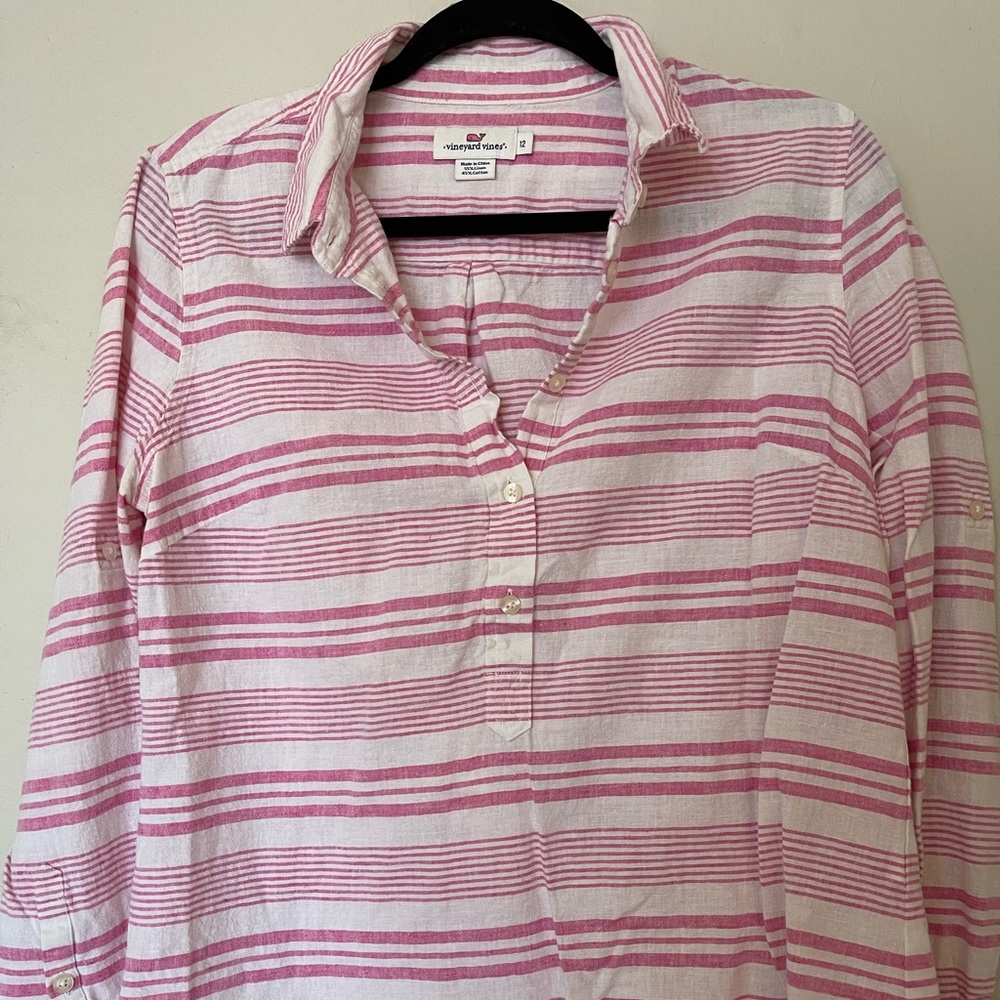 Vineyard Vines size 12.  Cotton/Linen tunic top.